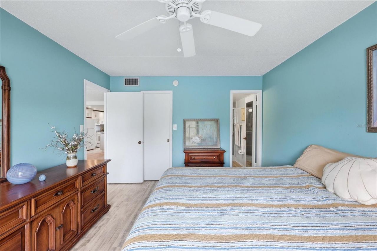 6470 Hollywood Boulevard , Unit 208, Sarasota, FL 34231 Photo
