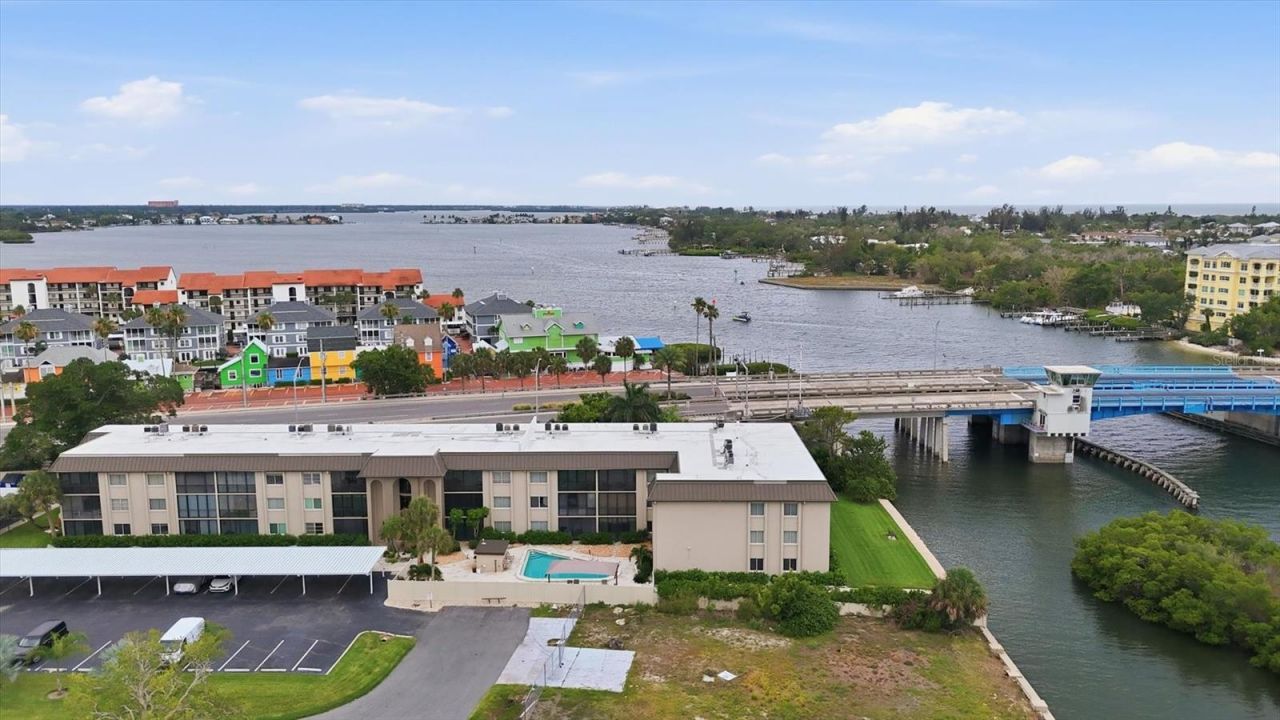 6470 Hollywood Boulevard , Unit 208, Sarasota, FL 34231 Photo