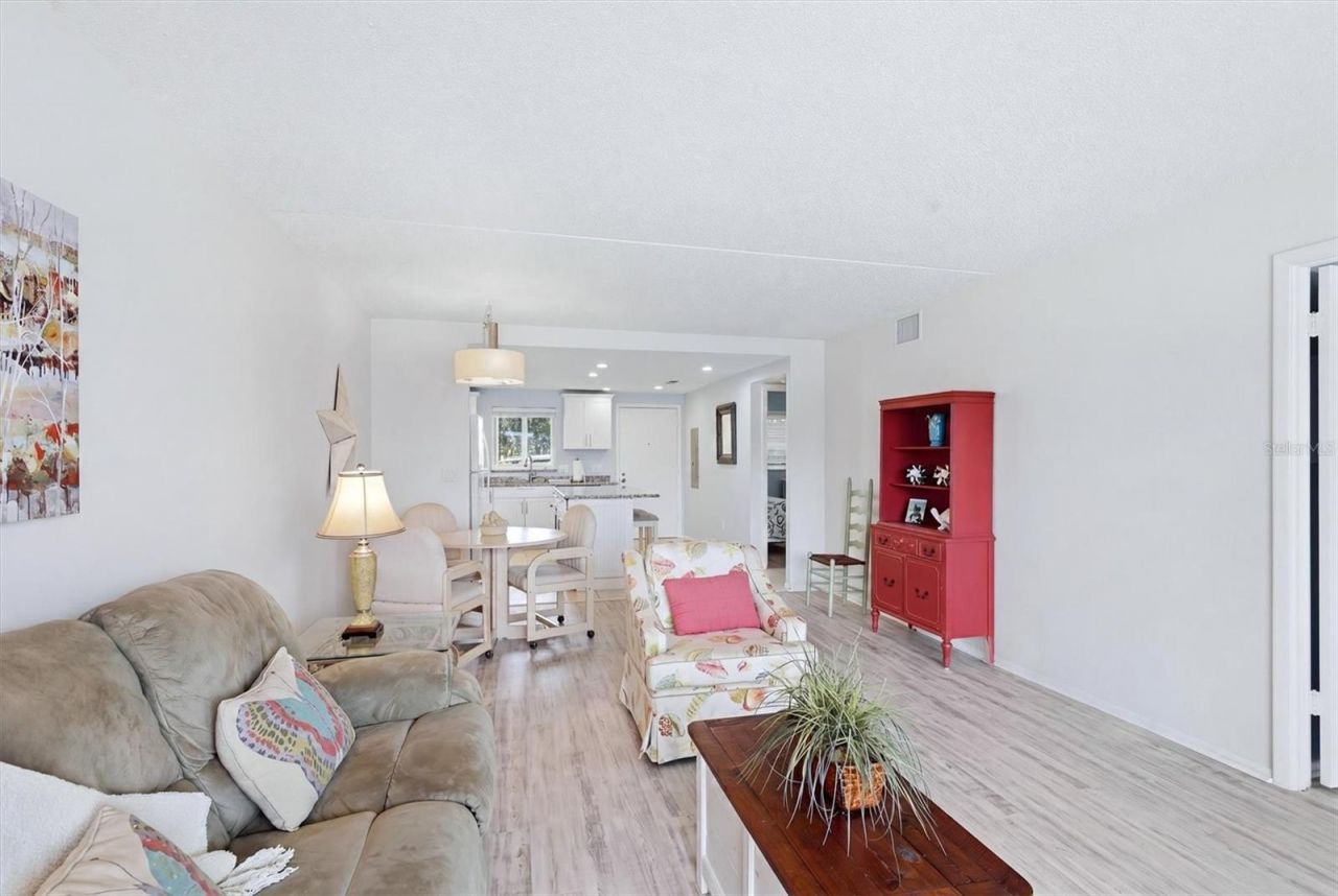 6470 Hollywood Boulevard , Unit 208, Sarasota, FL 34231 Photo