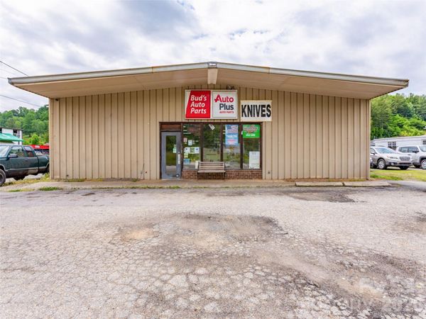 722 E Main Street , Burnsville, NC 28714