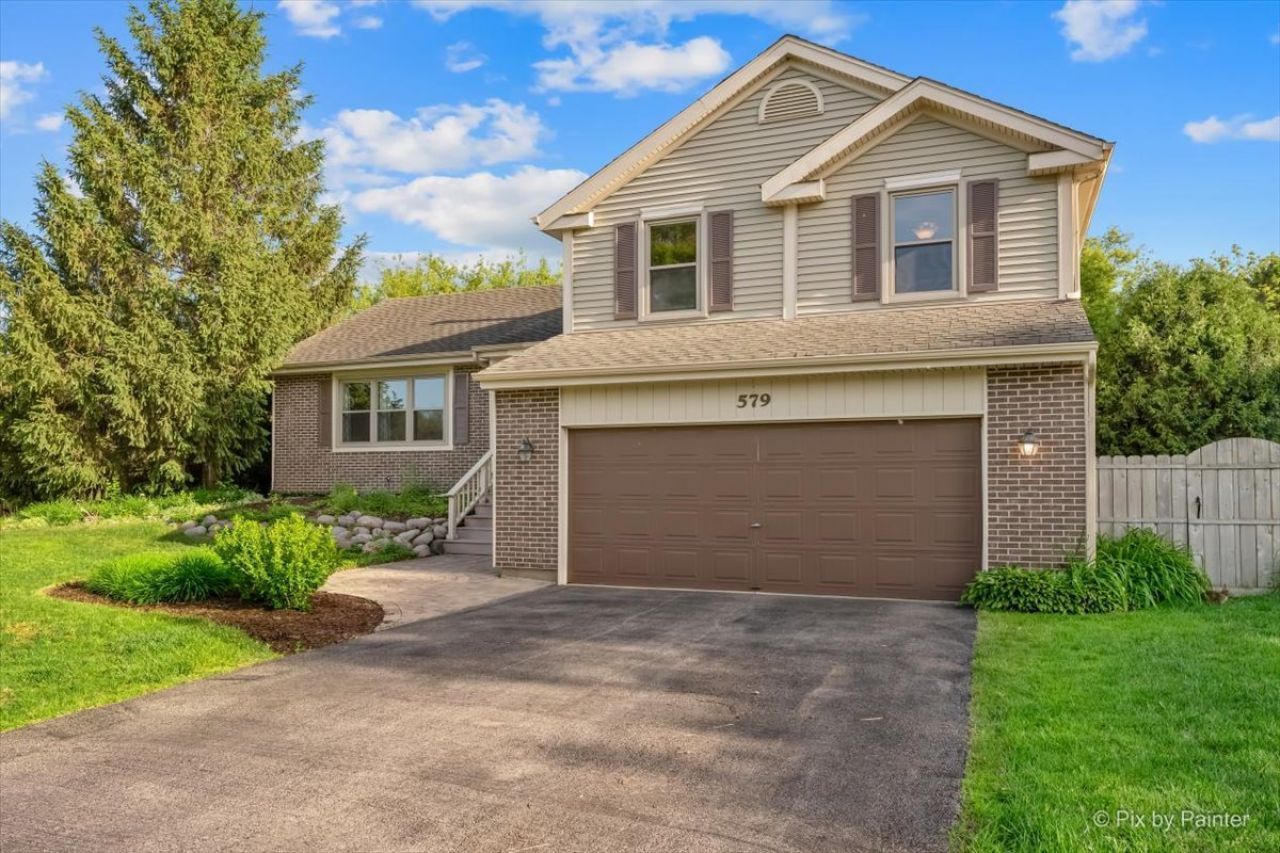 579 Crimson Drive , Crystal Lake, IL 60014 Main Photo