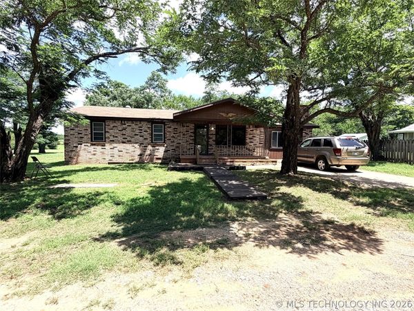 10305 Mesquite Road , Henryetta, OK 74437