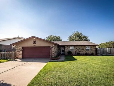 7801 NW Morrocco Dr, Lawton, OK 73505