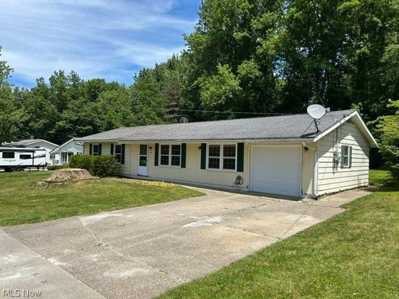 433 Fairgrounds Road, Painesville Township, OH 44077 Photo 2