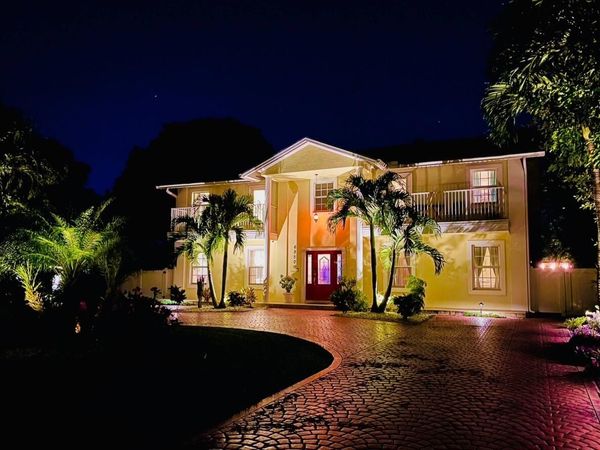 6850 Eastview Drive, Lake Worth, FL 33462