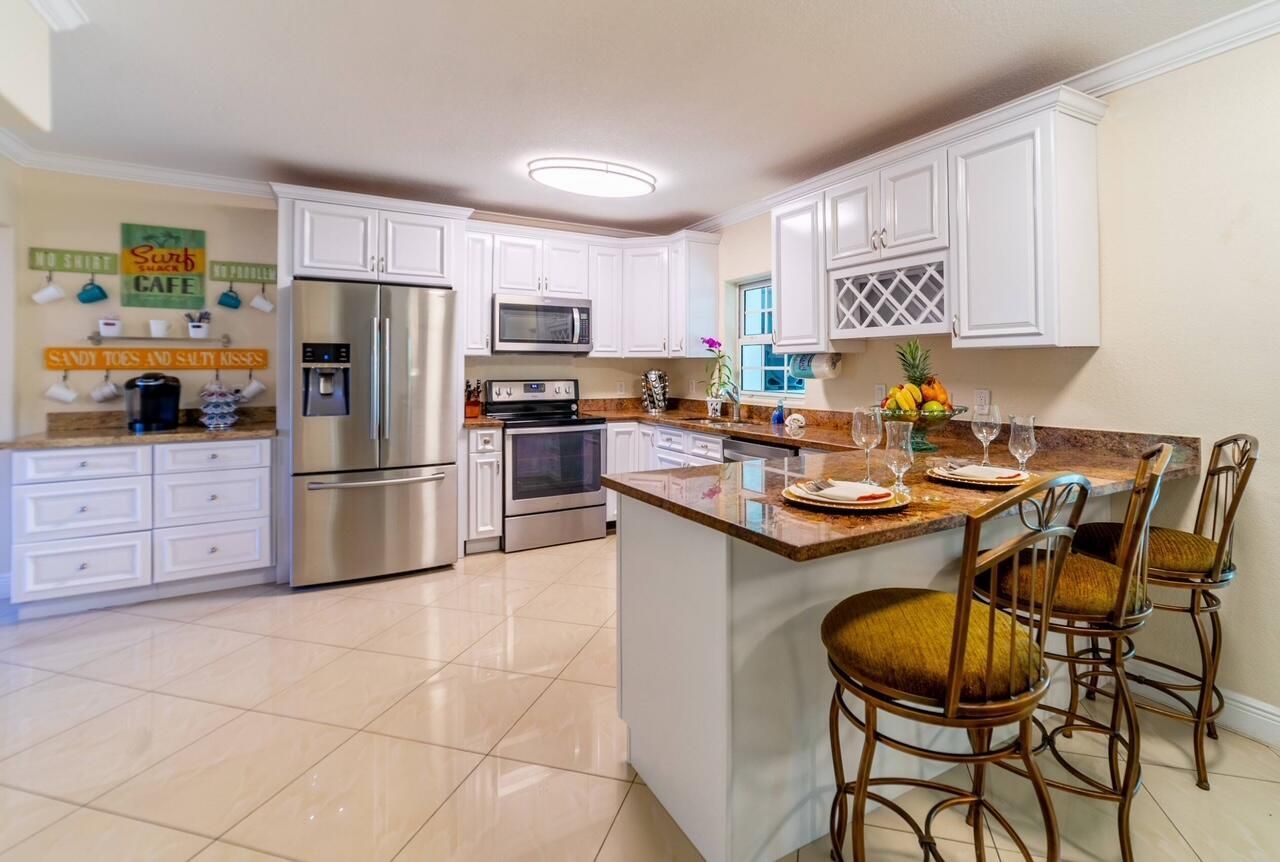 6850 Eastview Drive, Lake Worth, FL 33462 Photo