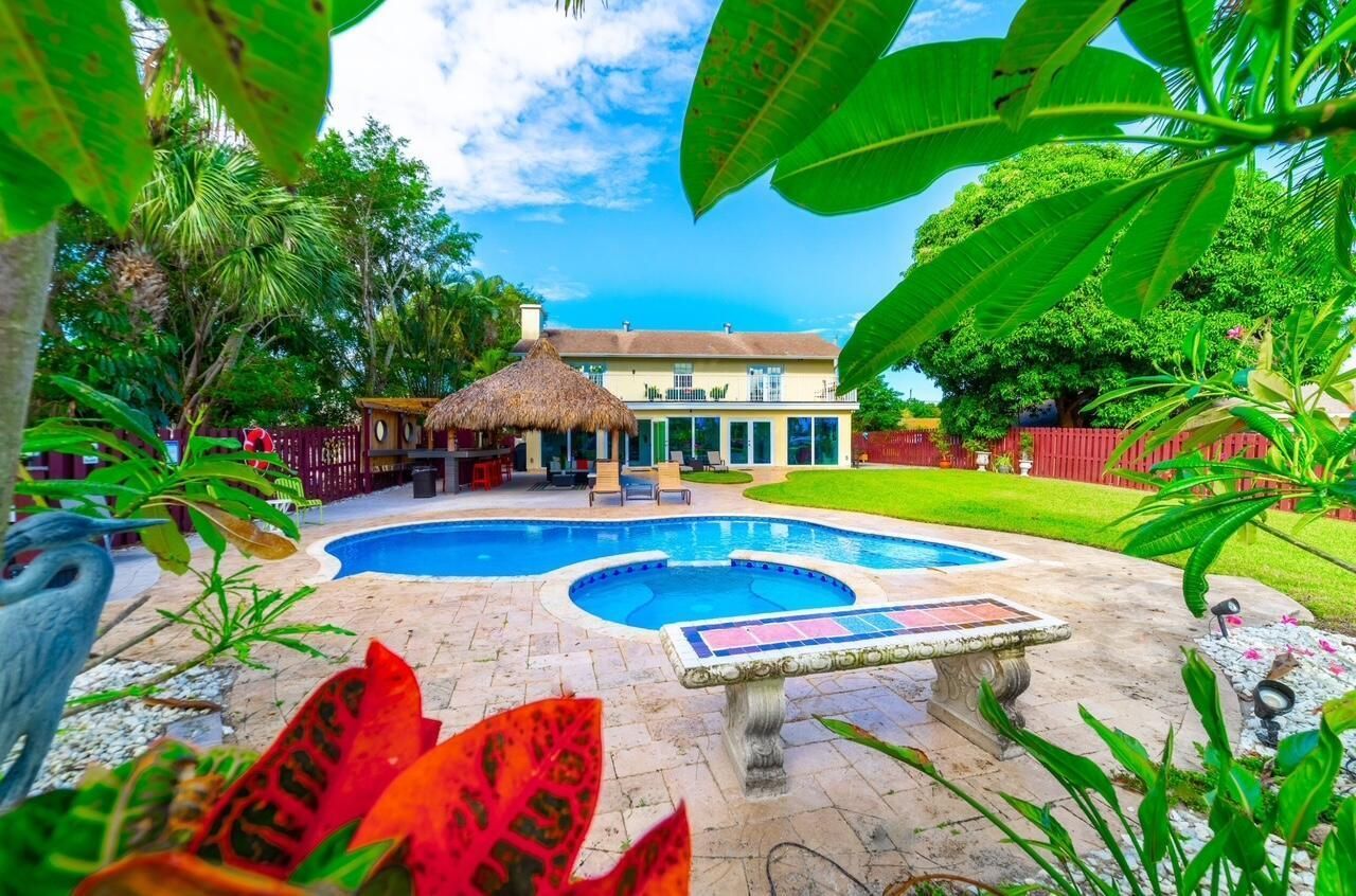6850 Eastview Drive, Lake Worth, FL 33462 Photo