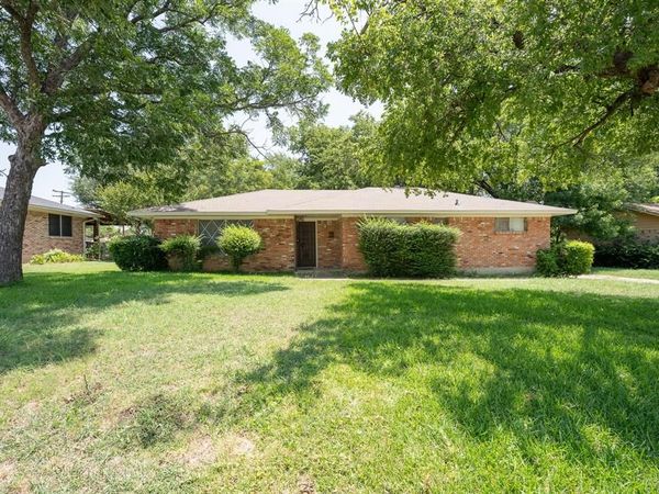614 N Young Boulevard, DeSoto, TX 75115