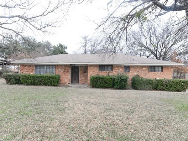 614 N Young Boulevard , DeSoto, TX 75115