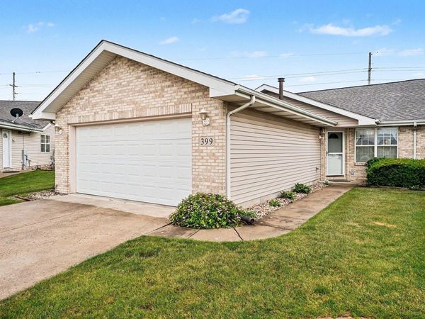 399 Golden Oak Court, Crown Point, IN 46307