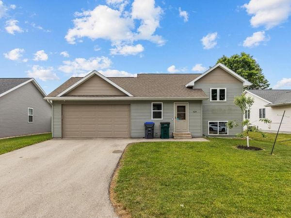 524 NORTHRIDGE DRIVE, New London, WI 54961