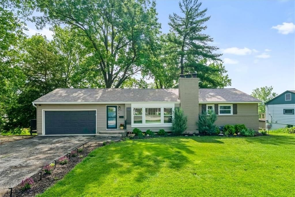6109 N Lenox Avenue, Kansas City, MO 64151 Main Photo