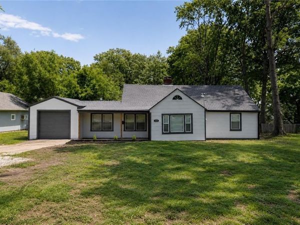8005 Harris Avenue, Kansas City, MO 64138