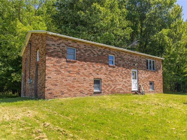 2161 Georgetown Road, Sandy Lake, PA 16145