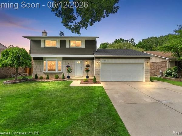 43848 Arlington Road, CANTON, MI 48187