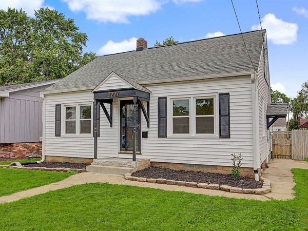 2227 W CALLENDER Avenue, West Peoria, IL 61604