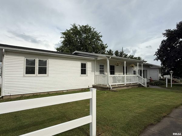 611 S MAPLE Street, Lewistown, IL 61542