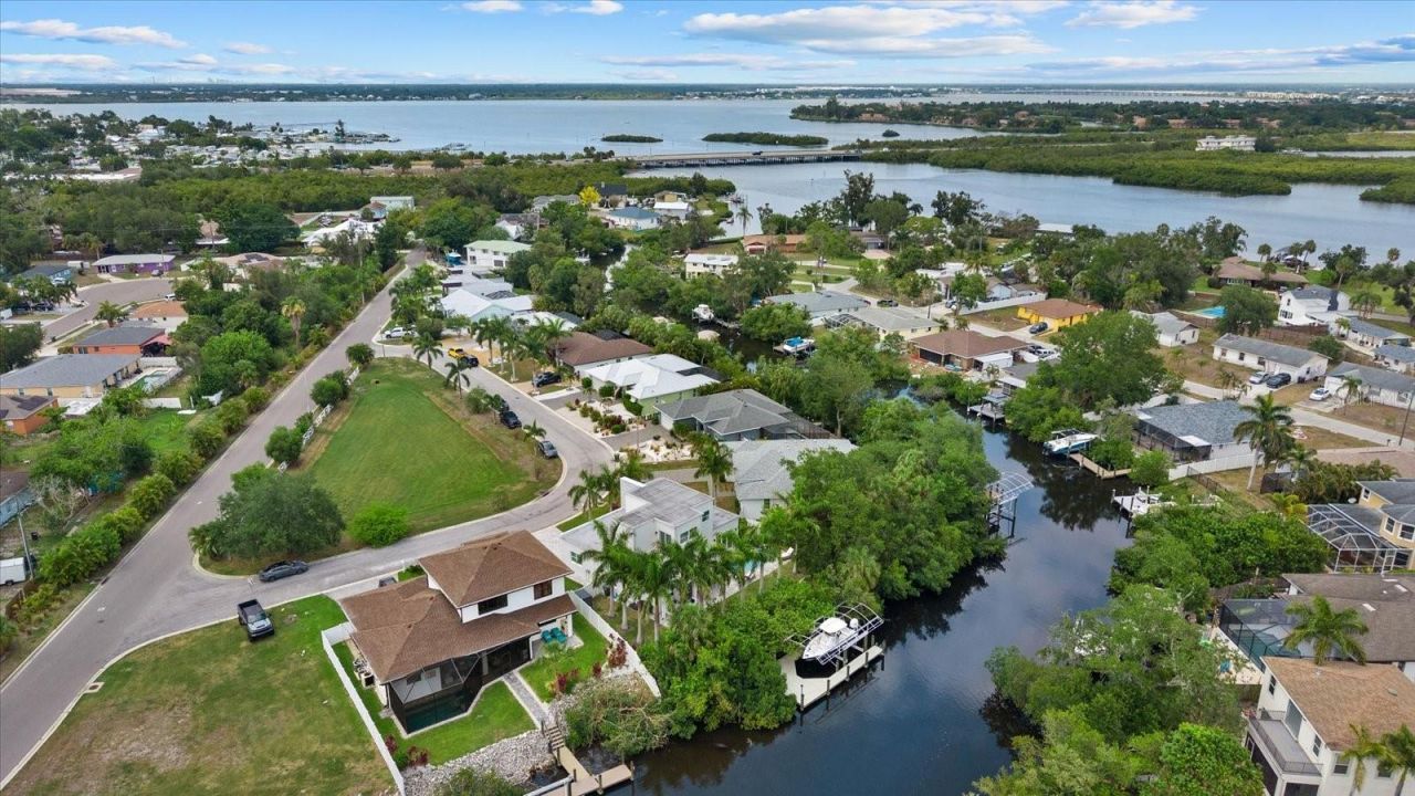 811 30th Court E, Bradenton, FL 34208 Photo
