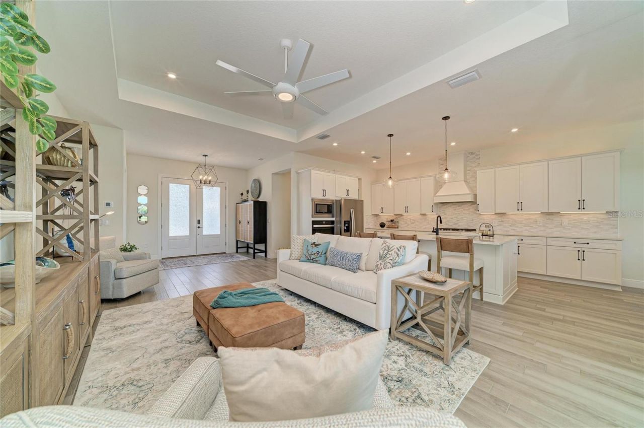 8533 Beechlake Court , Sarasota, FL 34240 Photo