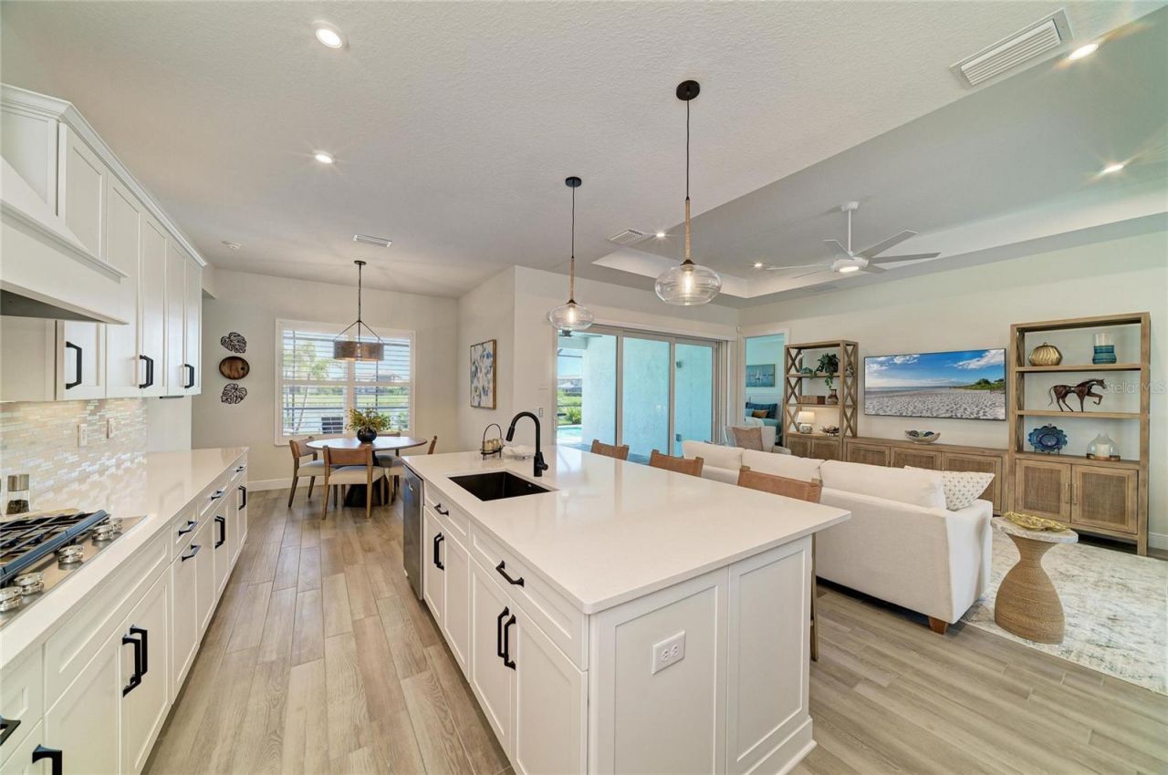 8533 Beechlake Court , Sarasota, FL 34240 Photo