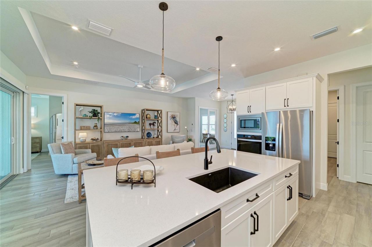 8533 Beechlake Court , Sarasota, FL 34240 Photo