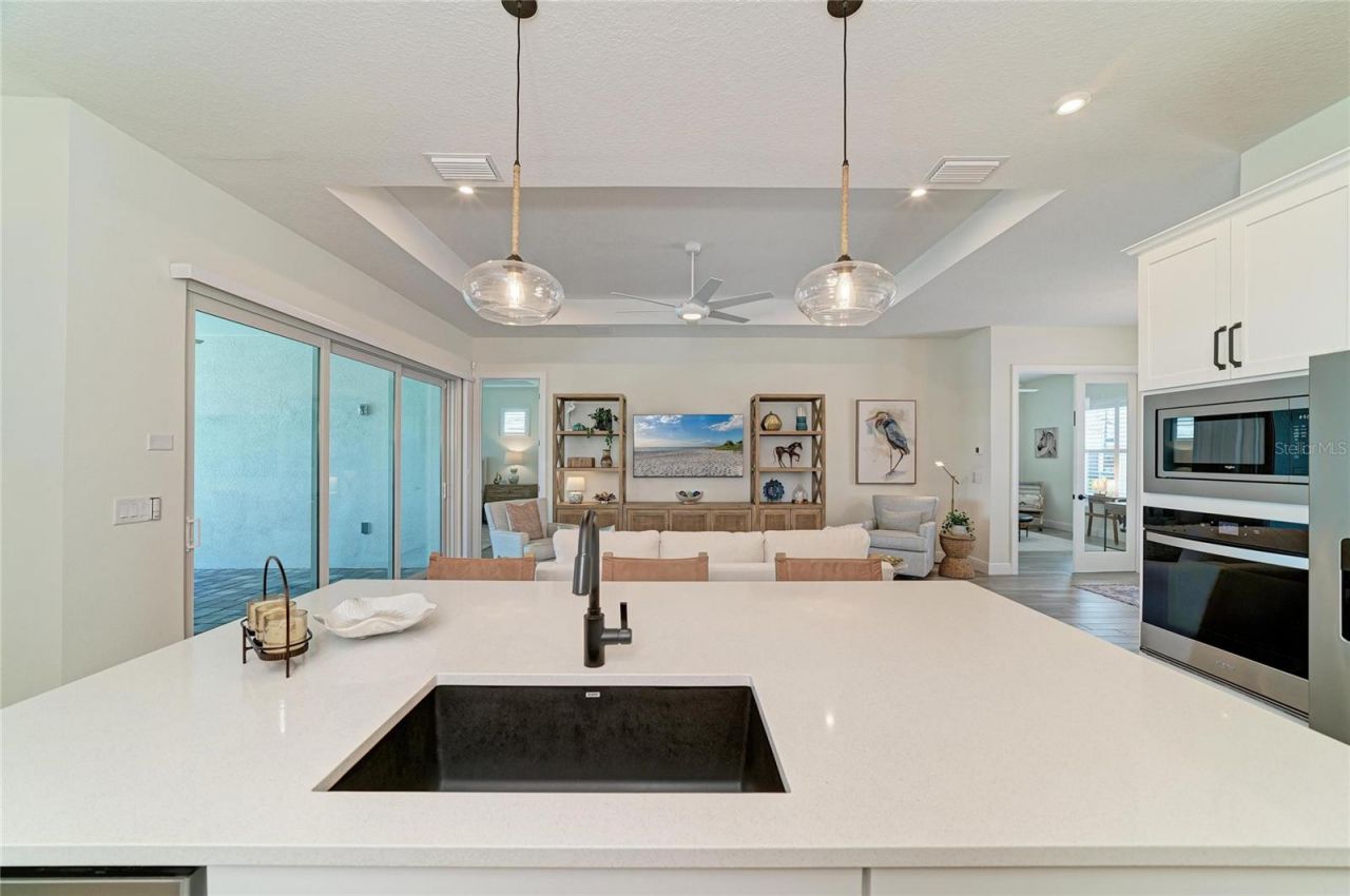 8533 Beechlake Court , Sarasota, FL 34240 Photo