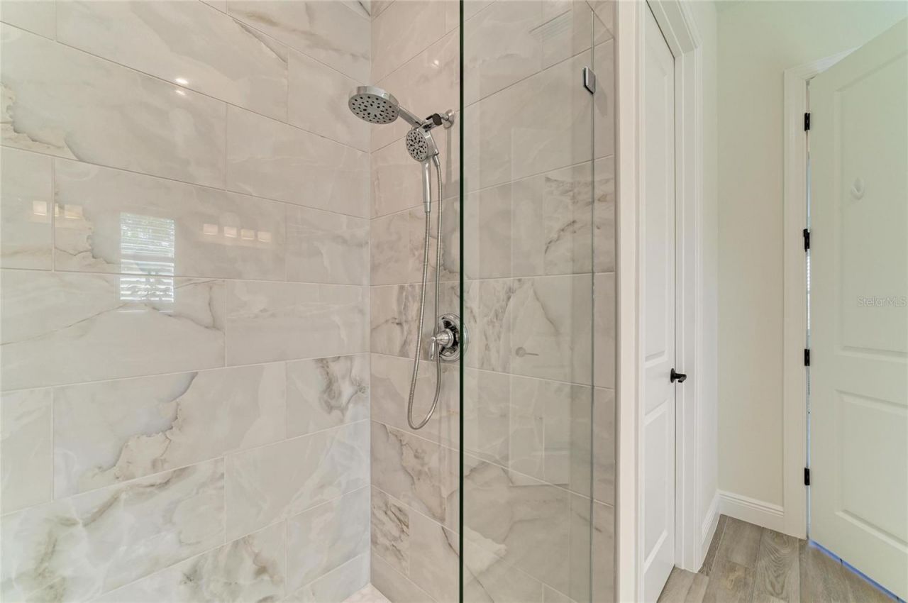8533 Beechlake Court , Sarasota, FL 34240 Photo