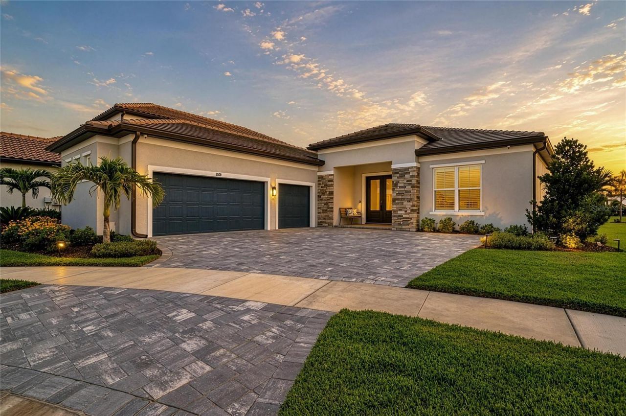 8533 Beechlake Court , Sarasota, FL 34240 Photo