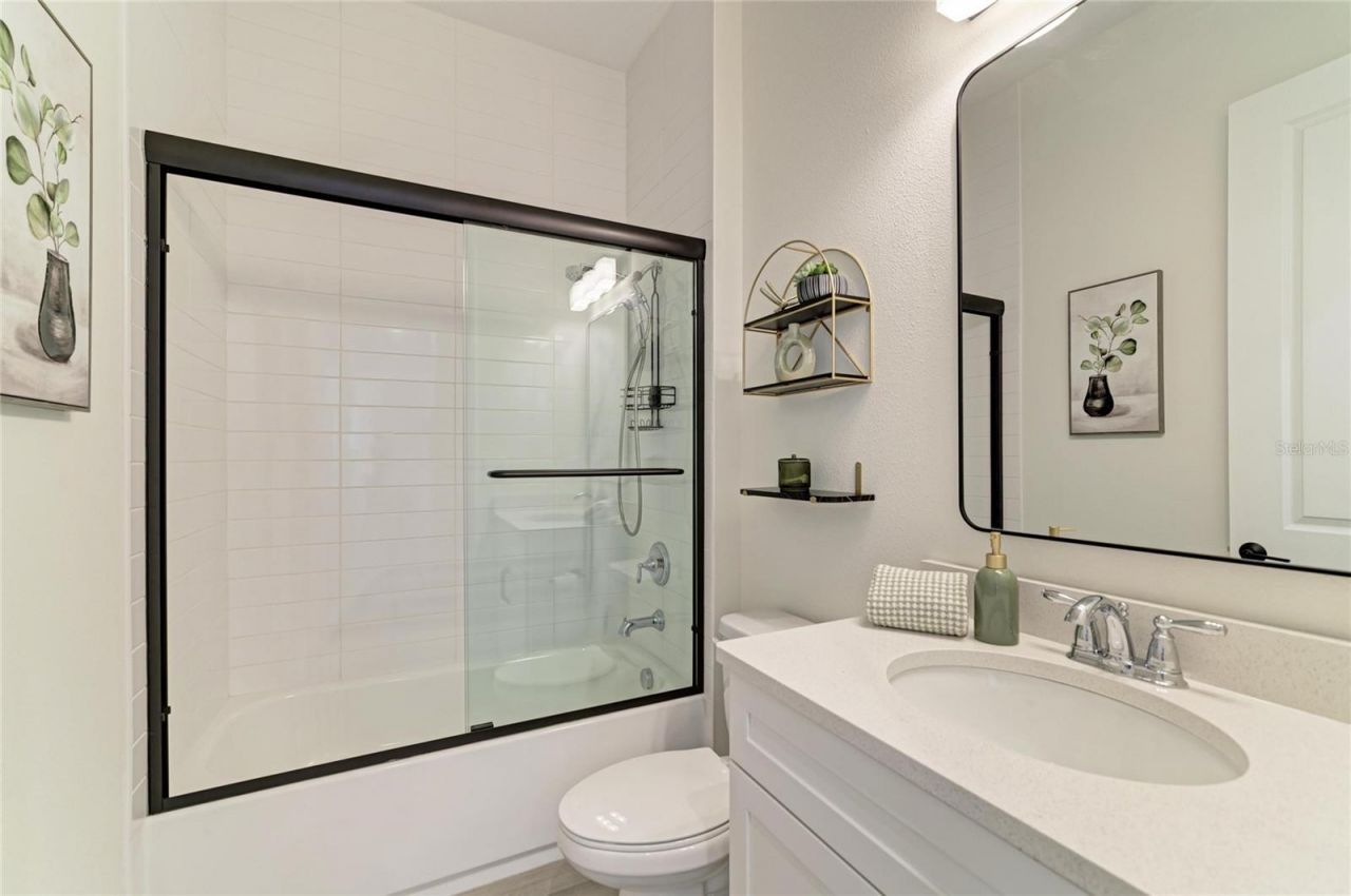 8533 Beechlake Court , Sarasota, FL 34240 Photo