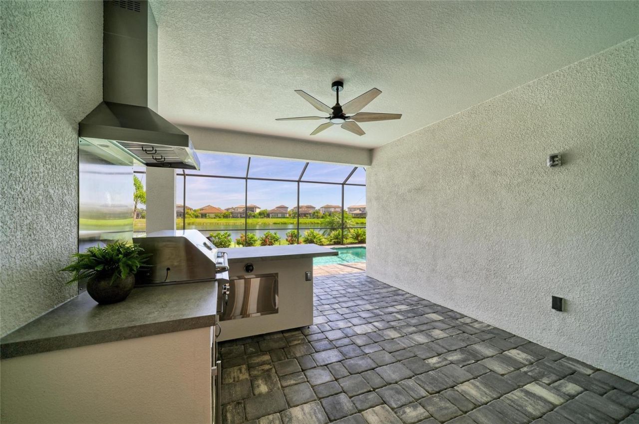 8533 Beechlake Court , Sarasota, FL 34240 Photo