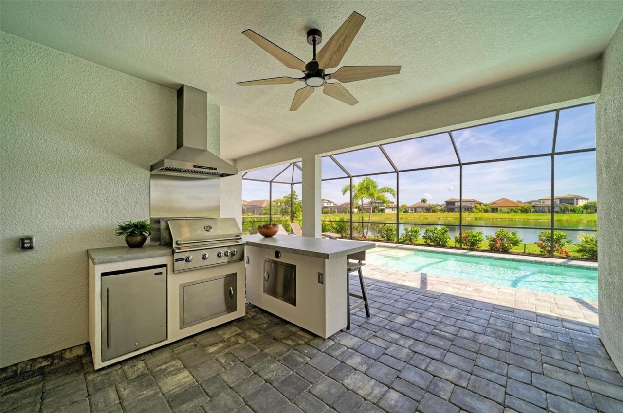 8533 Beechlake Court , Sarasota, FL 34240 Photo