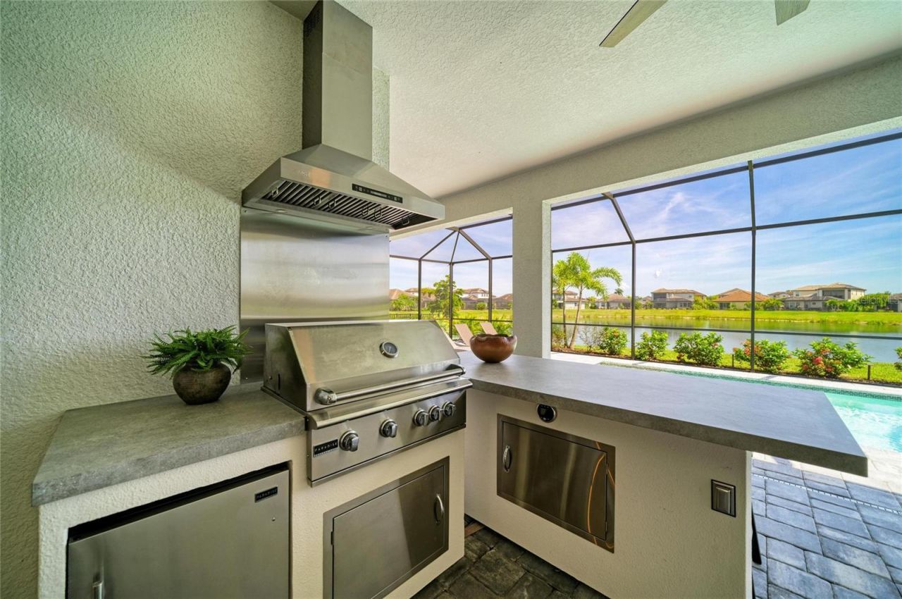 8533 Beechlake Court , Sarasota, FL 34240 Photo