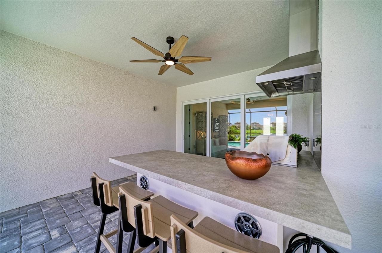8533 Beechlake Court , Sarasota, FL 34240 Photo