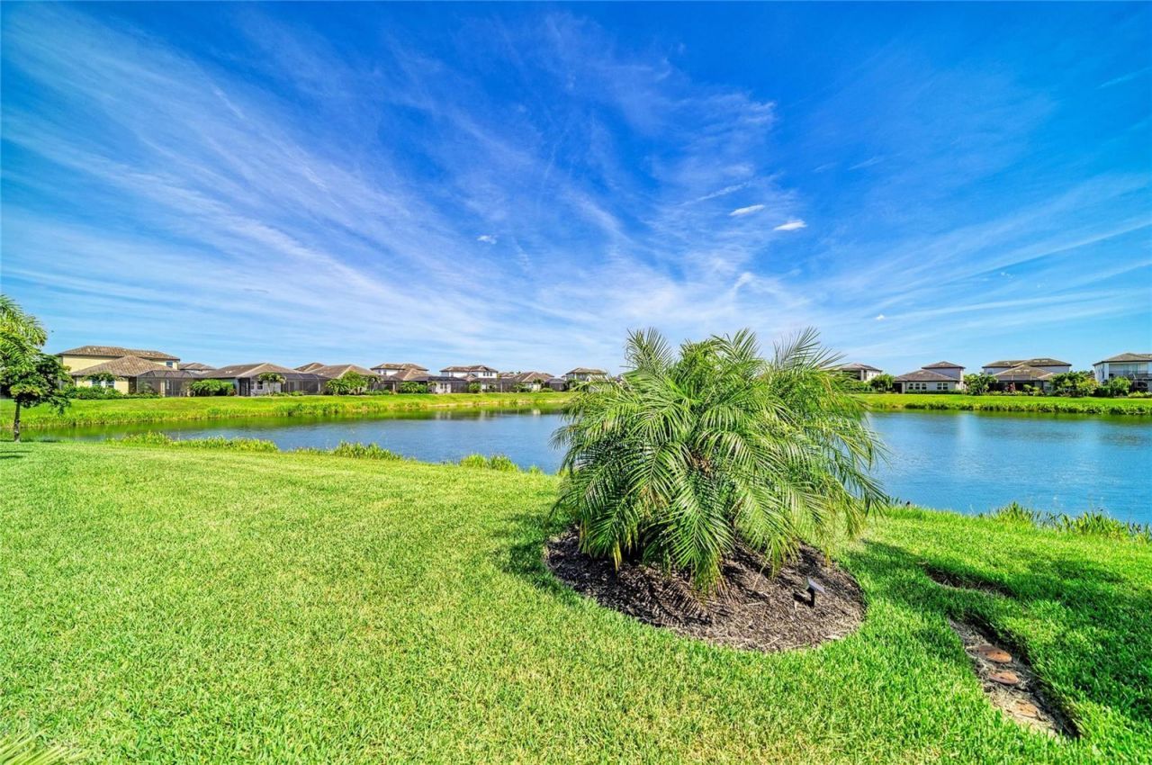 8533 Beechlake Court , Sarasota, FL 34240 Photo