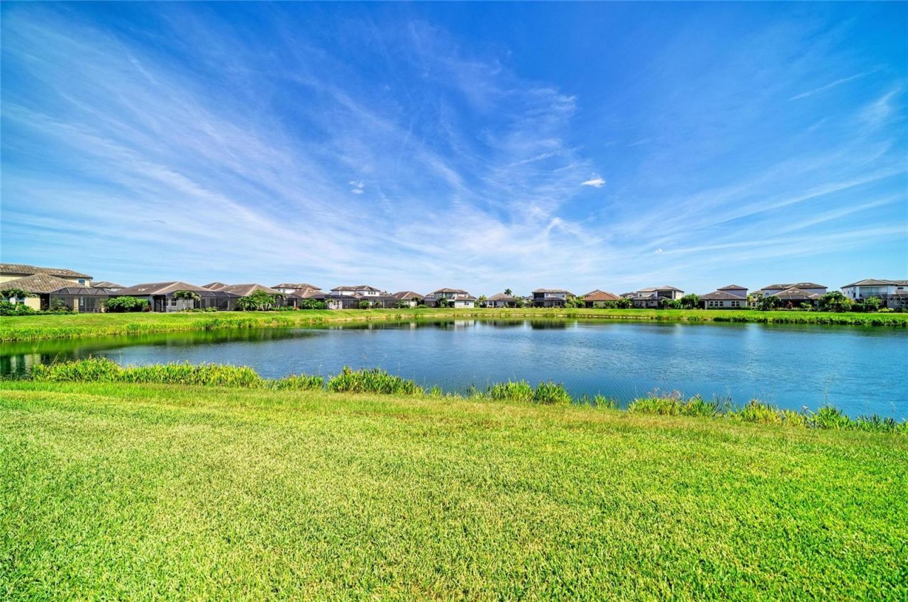 8533 Beechlake Court , Sarasota, FL 34240 Photo
