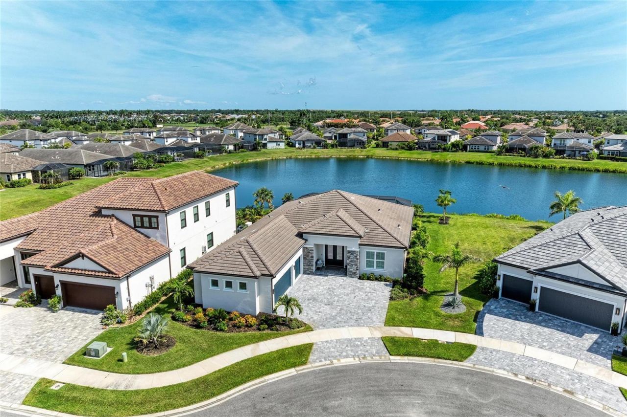 8533 Beechlake Court , Sarasota, FL 34240 Photo