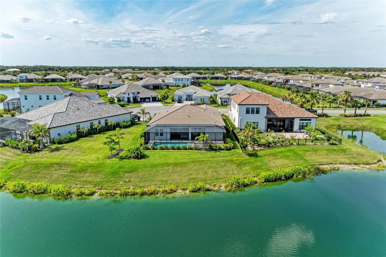 8533 Beechlake Court , Sarasota, FL 34240 Photo