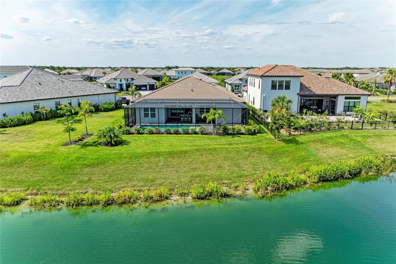8533 Beechlake Court , Sarasota, FL 34240 Photo