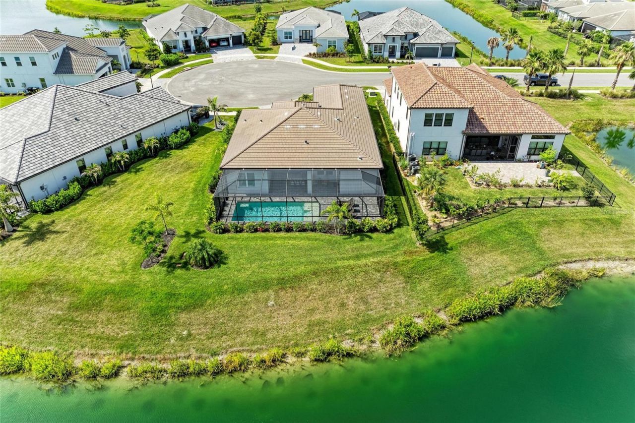 8533 Beechlake Court , Sarasota, FL 34240 Photo