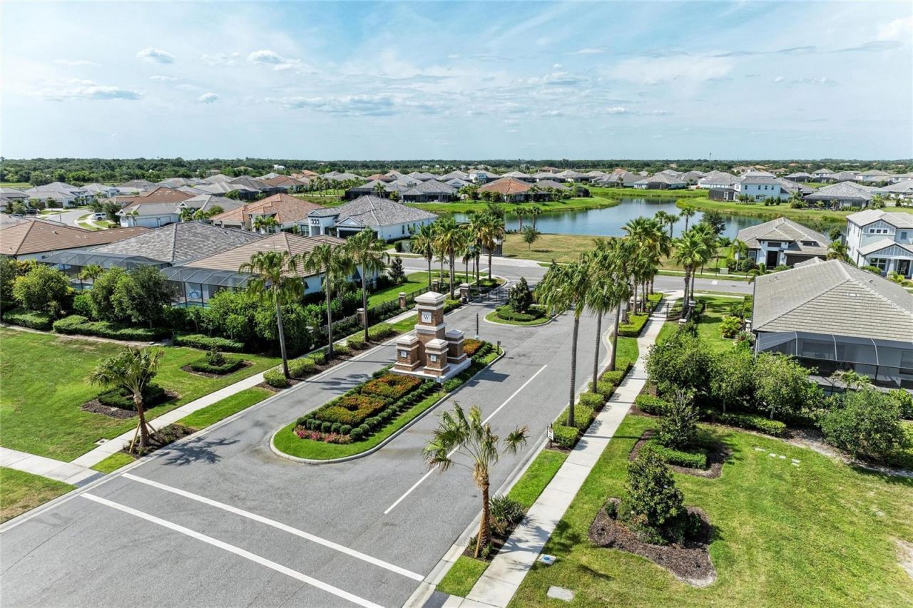 8533 Beechlake Court , Sarasota, FL 34240 Photo