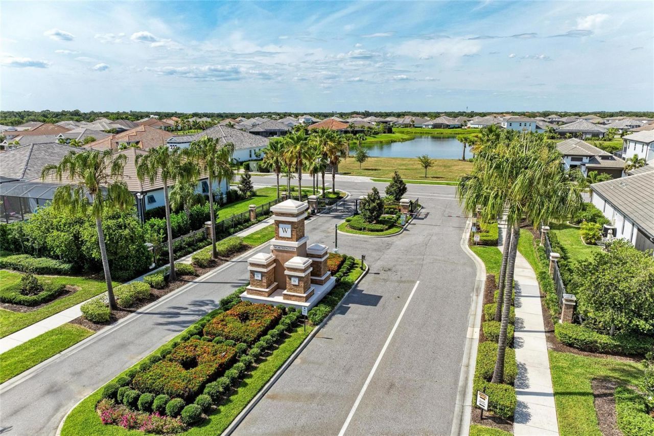 8533 Beechlake Court , Sarasota, FL 34240 Photo