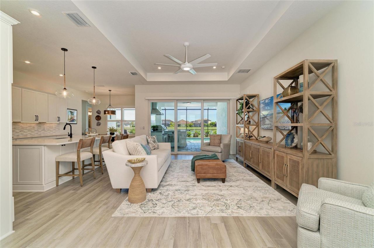 8533 Beechlake Court , Sarasota, FL 34240 Photo