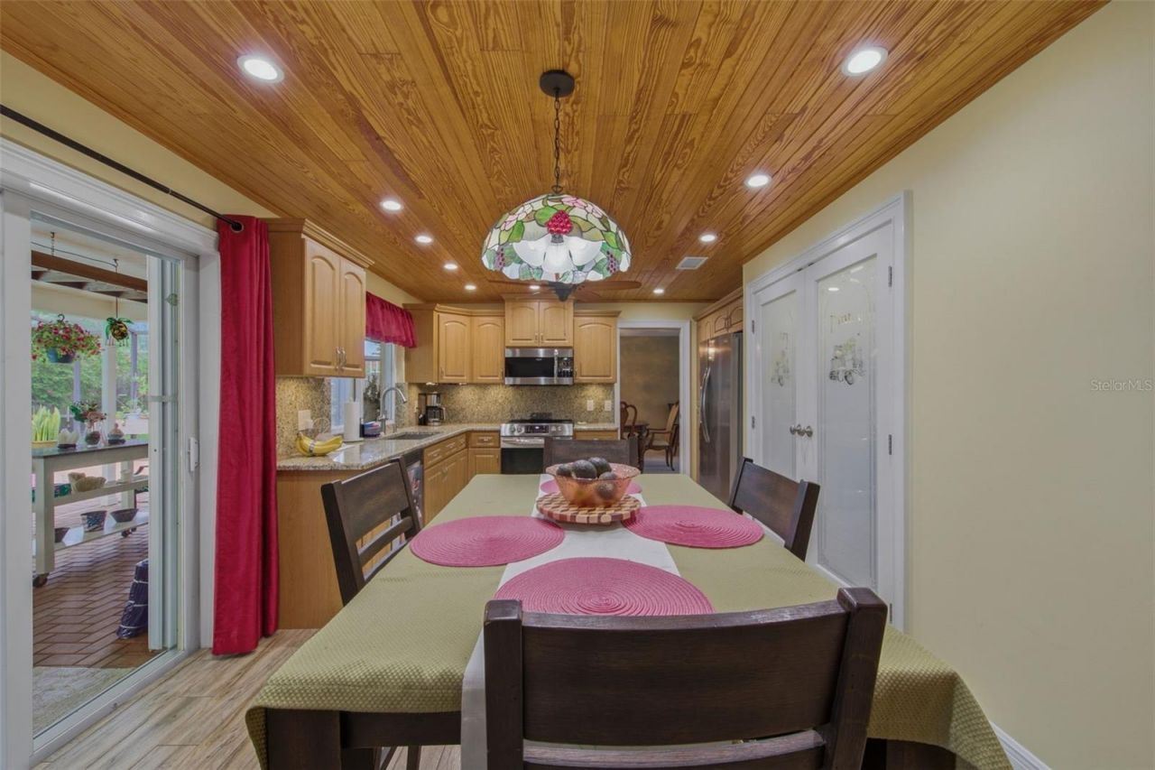 709 Grovewood Lane, Largo, FL 33770 Photo