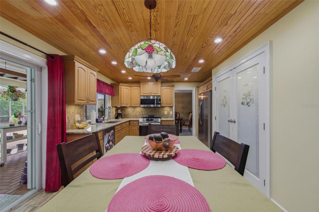 709 Grovewood Lane, Largo, FL 33770 Photo