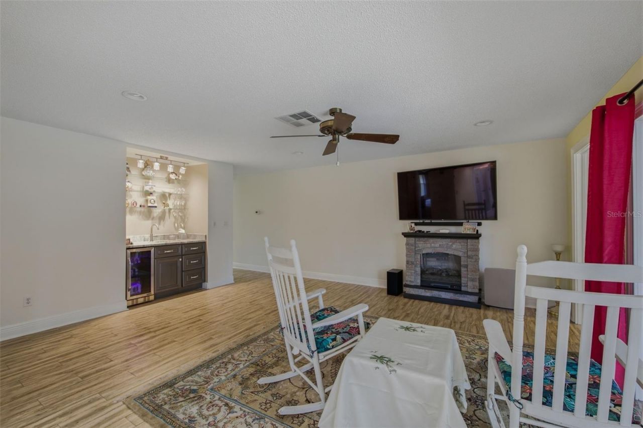 709 Grovewood Lane, Largo, FL 33770 Photo