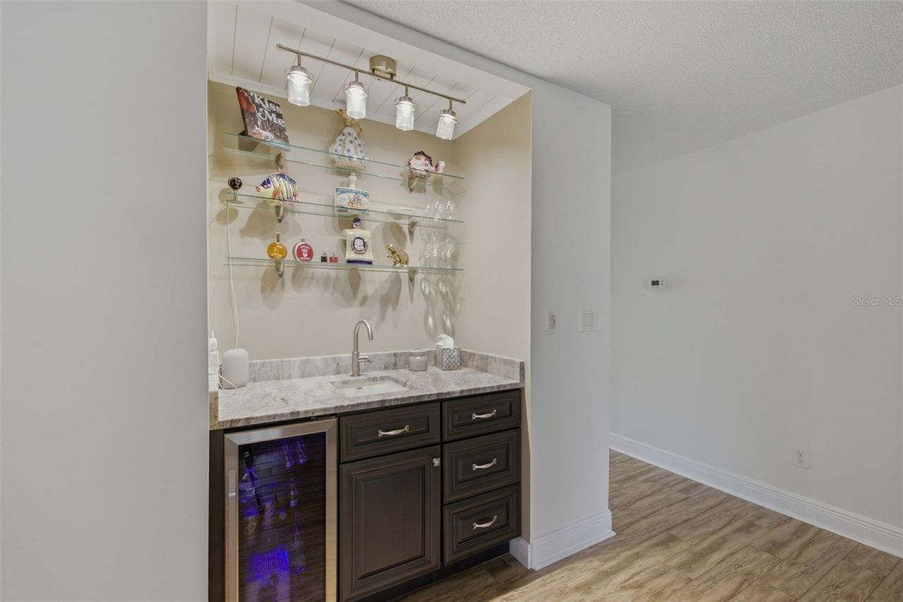 709 Grovewood Lane, Largo, FL 33770 Photo