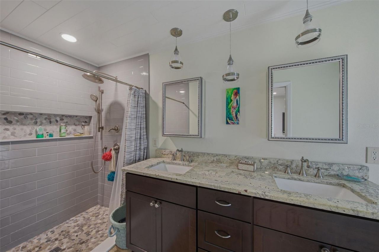 709 Grovewood Lane, Largo, FL 33770 Photo
