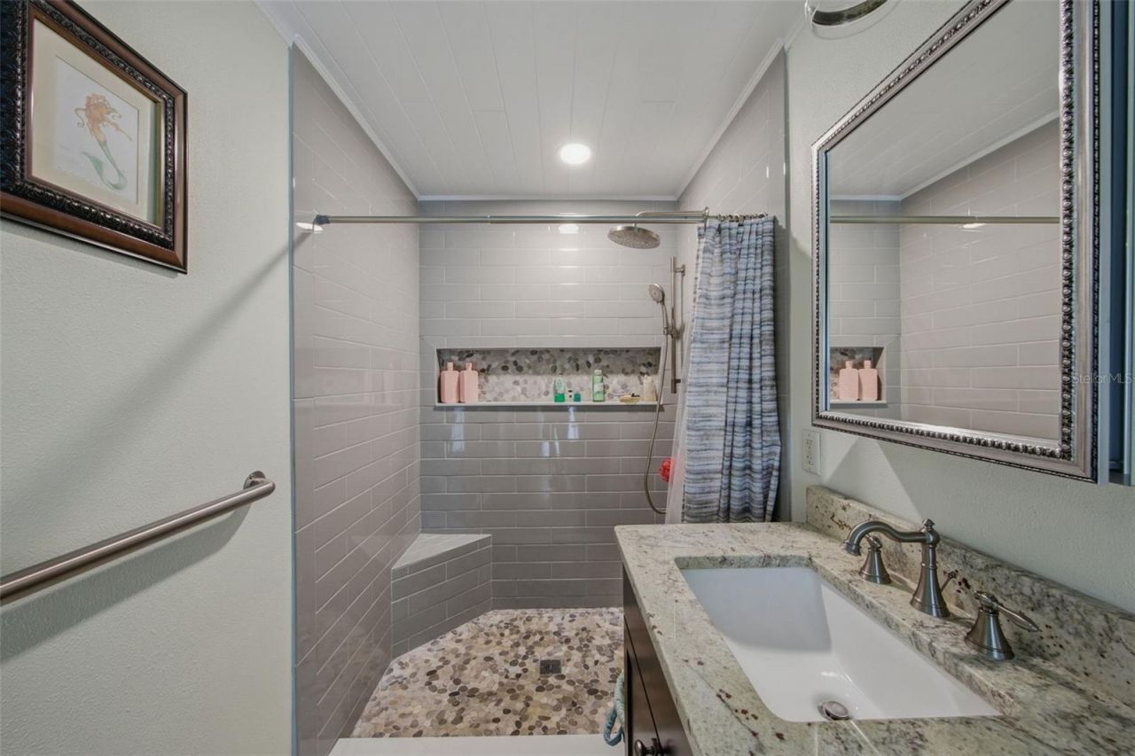 709 Grovewood Lane, Largo, FL 33770 Photo