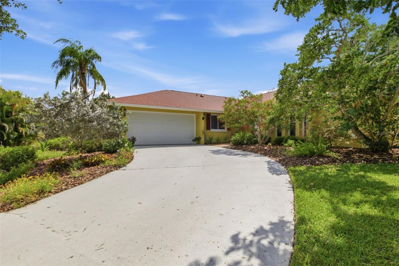 709 Grovewood Lane, Largo, FL 33770 Photo