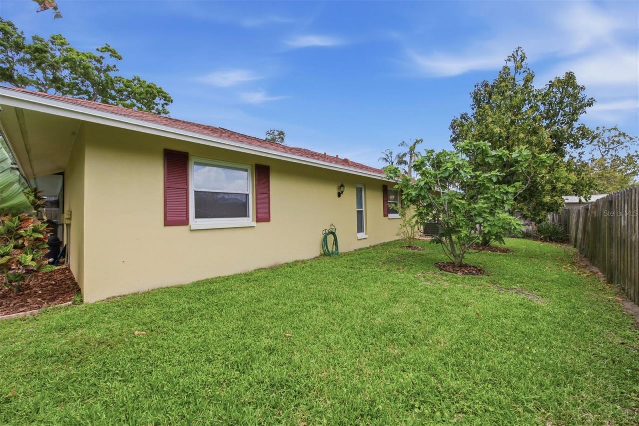 709 Grovewood Lane, Largo, FL 33770 Photo